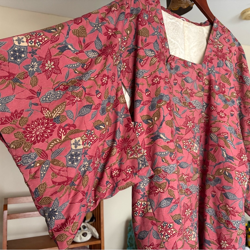 Beautiful Floral Short Vintage Kimono